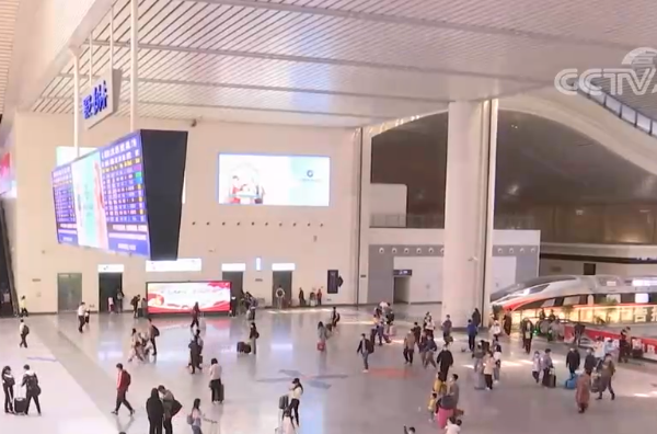 京张高铁正式开通 北京冬奥会特许商品正式亮相高铁