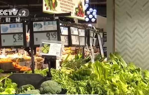 五一期间杭州蔬菜降价明显 河虾降价超八成还多